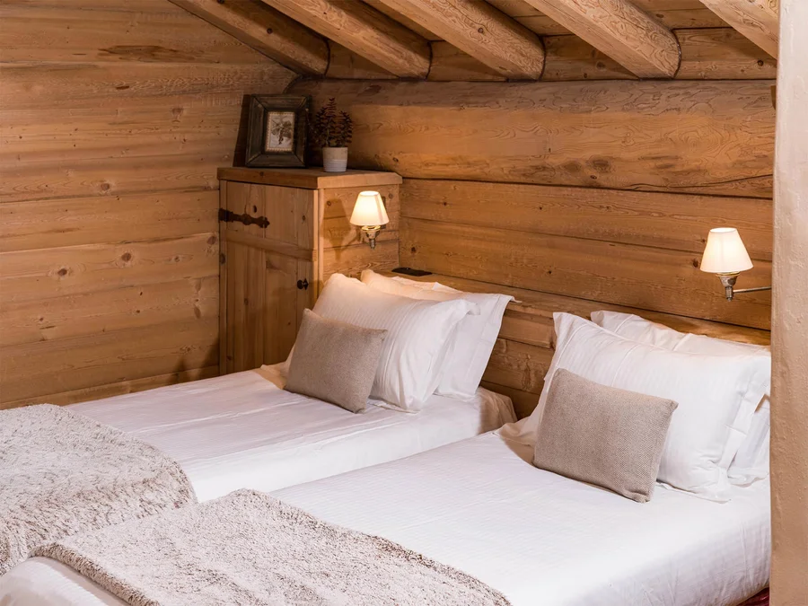 Stunning chalet for ten in quiet area of the resort photo 14