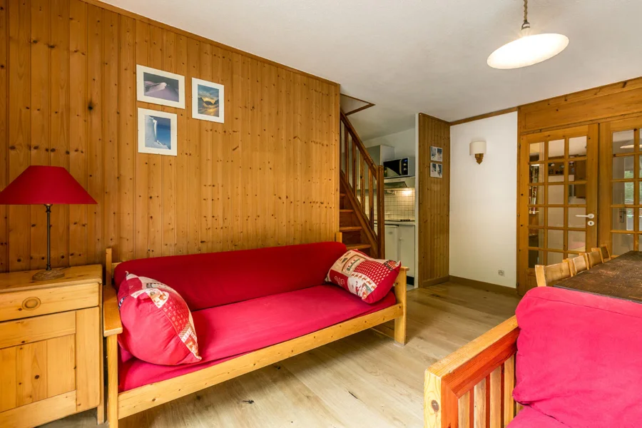 Spacious chalet for eight close to the centre photo 2