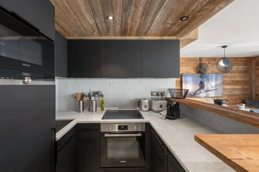 New and contemporary apartment photo 4