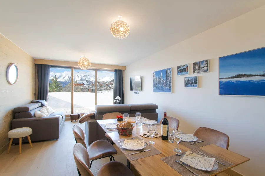 New, modern ski-in ski-out apartment photo 2