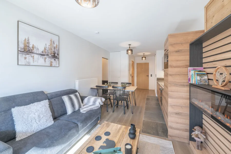 Bright modern apartment close to the centre photo 2