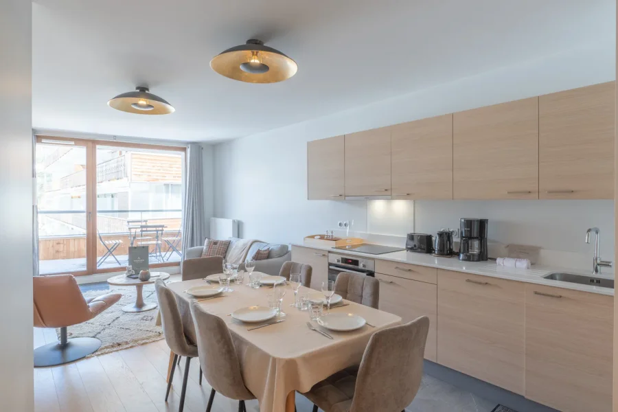 Modern apartment in great location photo 5