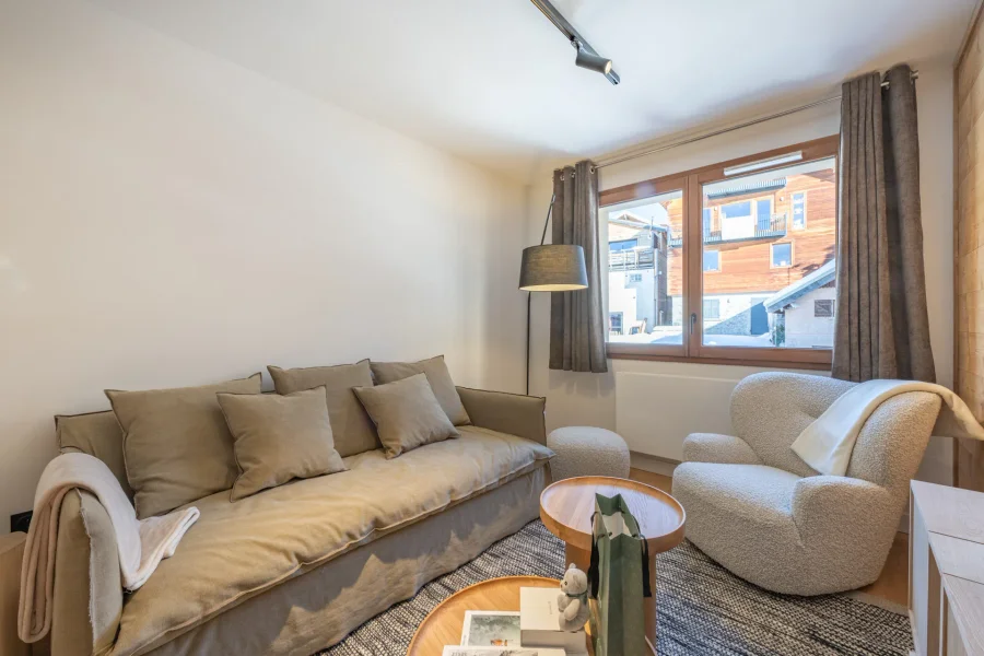 Bright apartment close to the centre photo 3