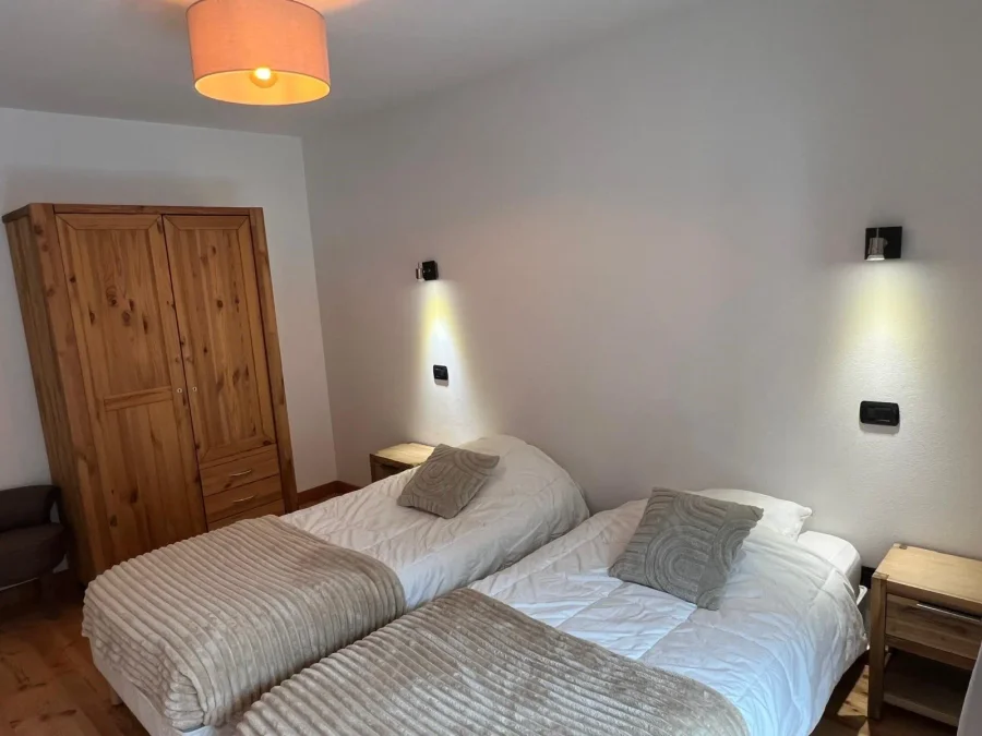 First floor apartment in the heart of Chamonix with mountain views photo 5