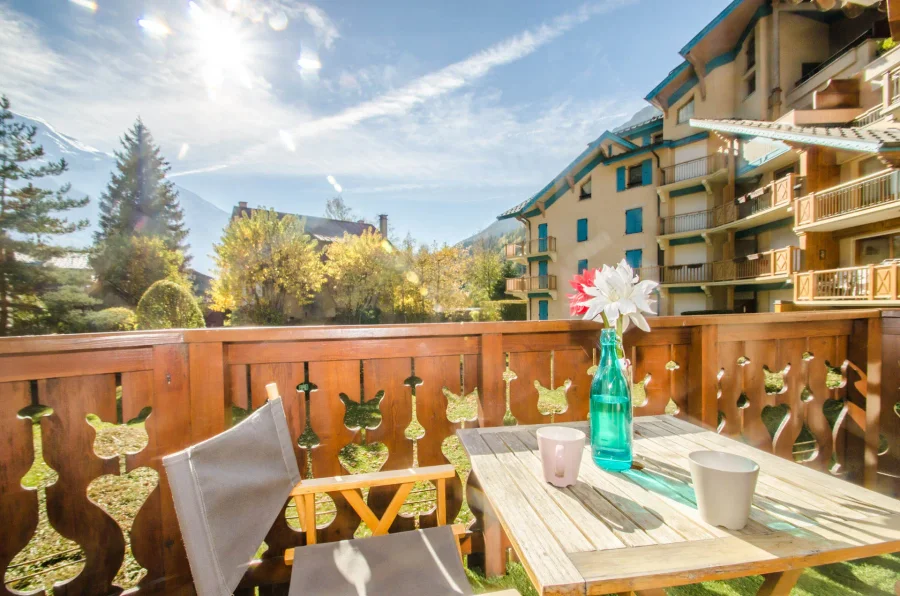 One bedroom apartment for four near centre of Chamonix photo 4