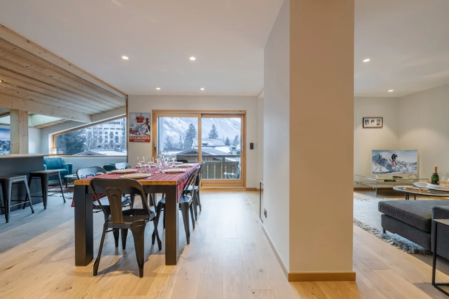 Bright modern three-bed photo 5