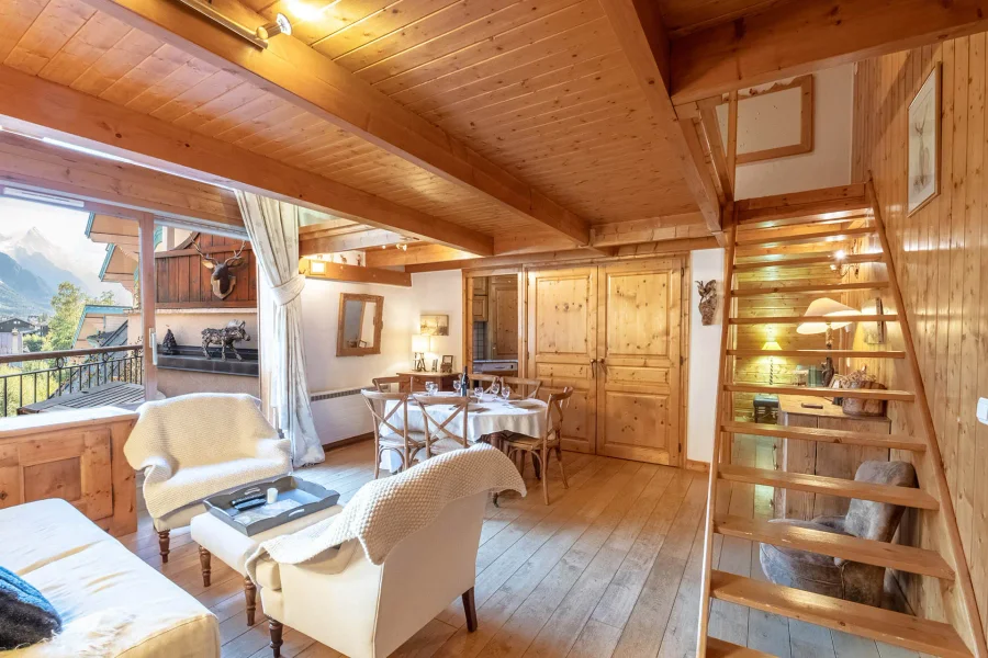 Traditional south facing apartment with great mountain views photo 4