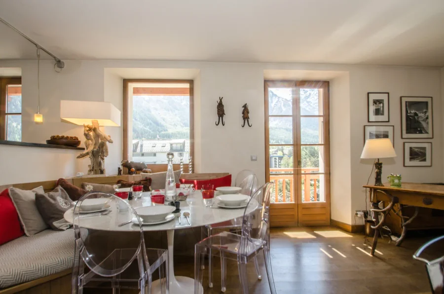 Six guest apartment with stunning Mt Blanc views photo 2