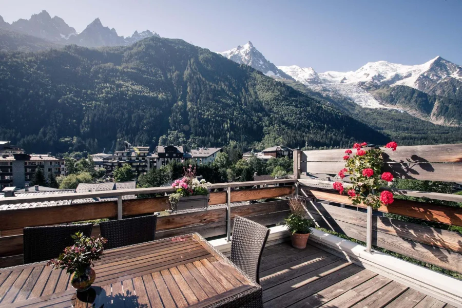 Spacious three-bedroom apartment in Chamonix centre photo 4