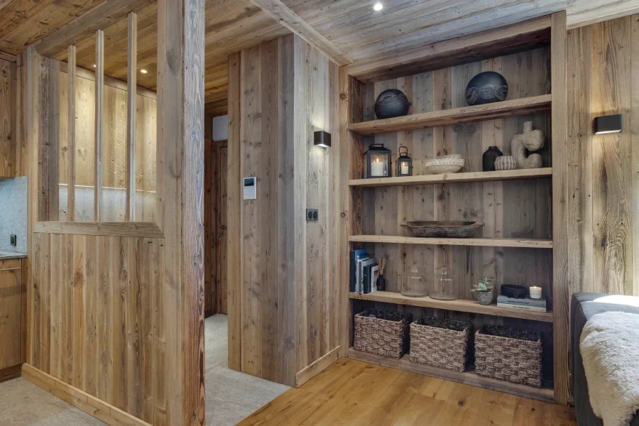 Bright, modern, ski-in apartment photo 5