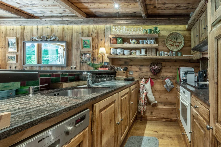 Alpine lodge style apartment photo 4
