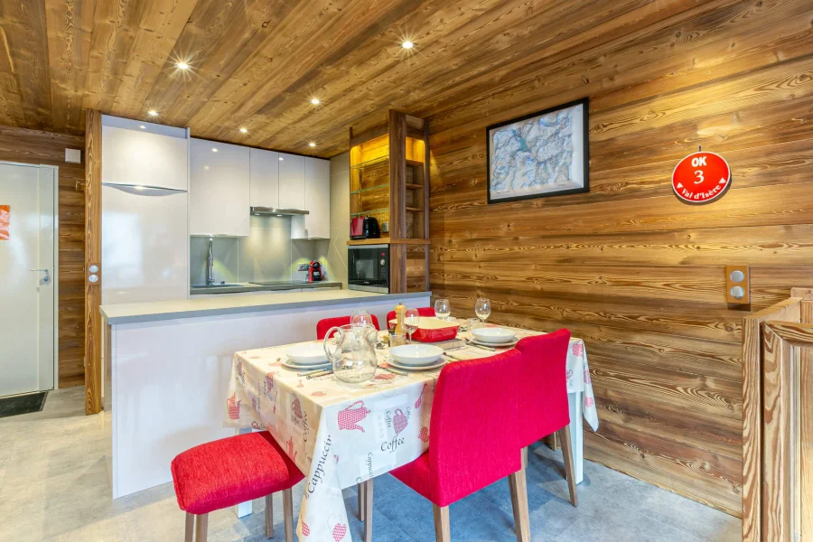 Modern spacious apartment photo 4