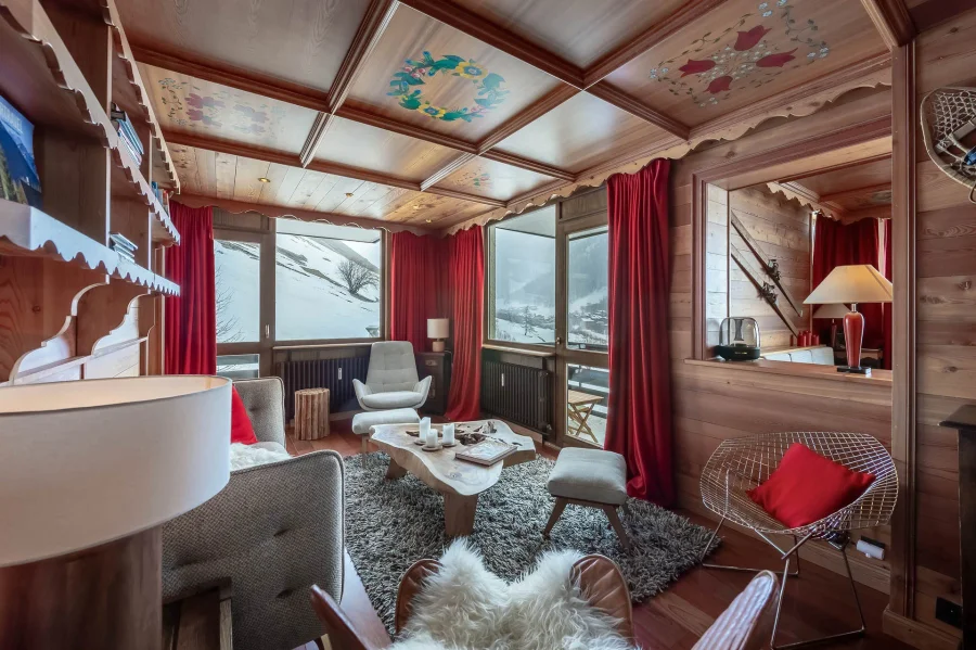 A traditional alpine experience in the centre of Val d'Isère photo 2