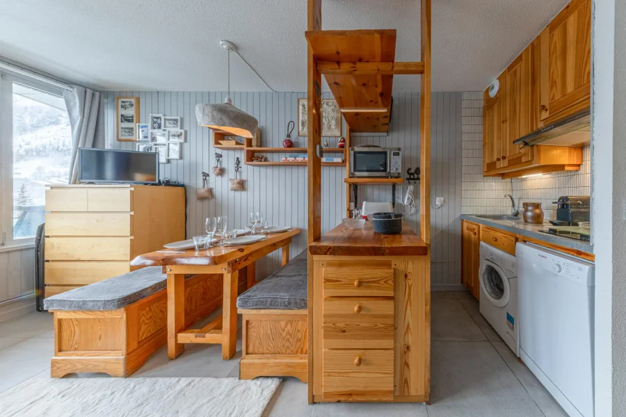 Ski-in ski-out apartment for four with a south-facing balcony photo 3