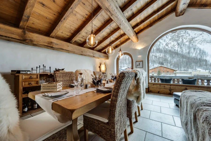 Prestigious chalet for eight with spa facilities photo 3