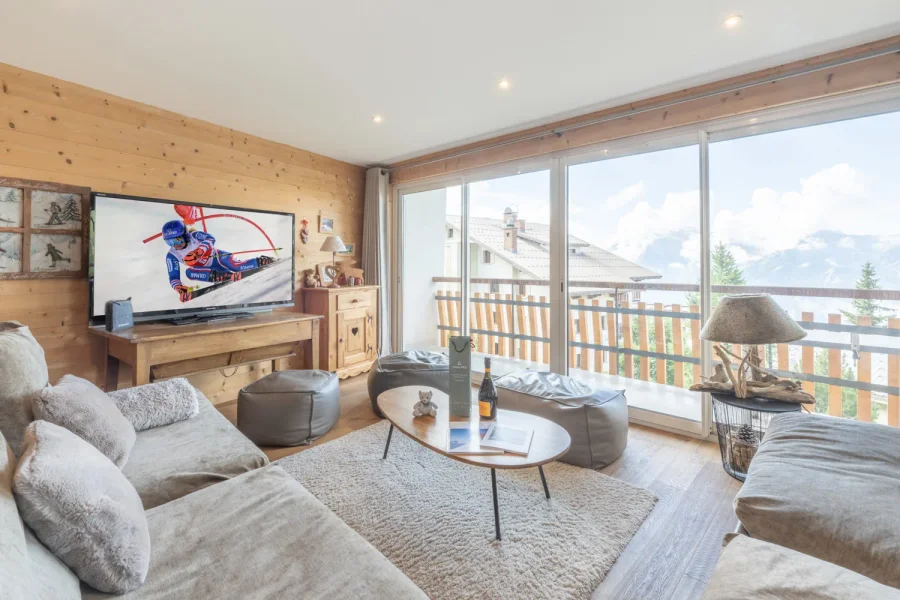 Beautiful family apartment photo 2