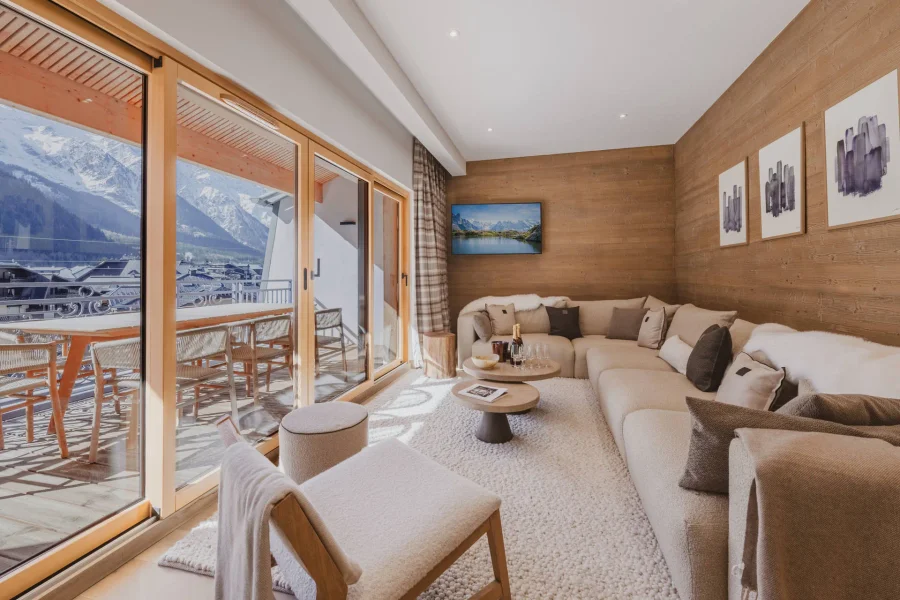 Beautiful top floor apartment in a brand new residence photo 4