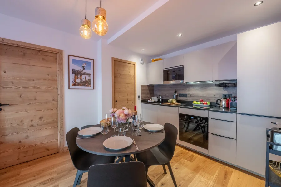 Beautiful new apartment for four in the centre of Chamonix photo 4